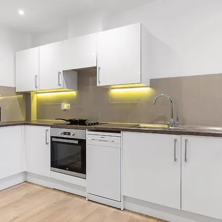 Spacious Clapham Apartments London Exterior photo