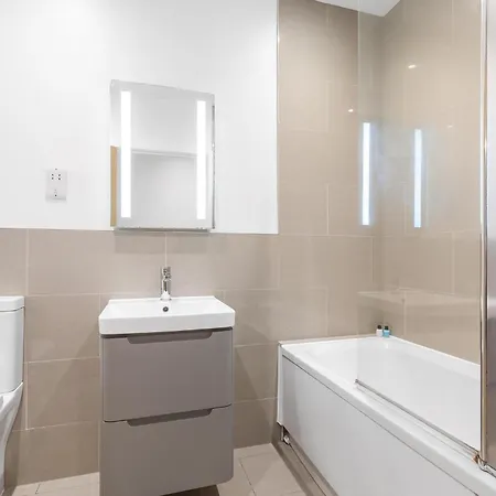 Spacious Clapham Apartments London Exterior photo