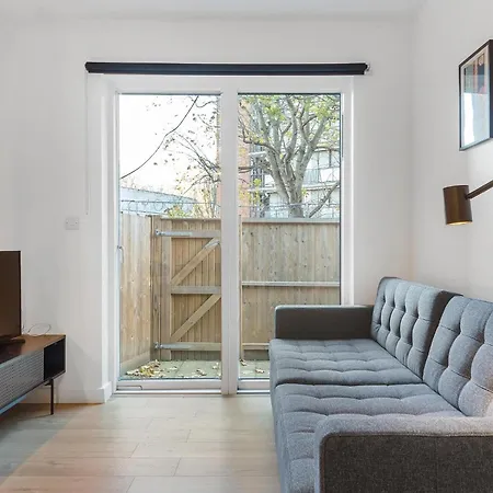 Spacious Clapham Apartments London Exterior photo
