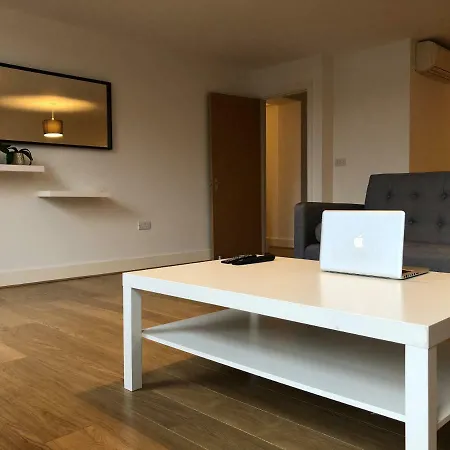 Spacious Clapham Apartments London Exterior photo